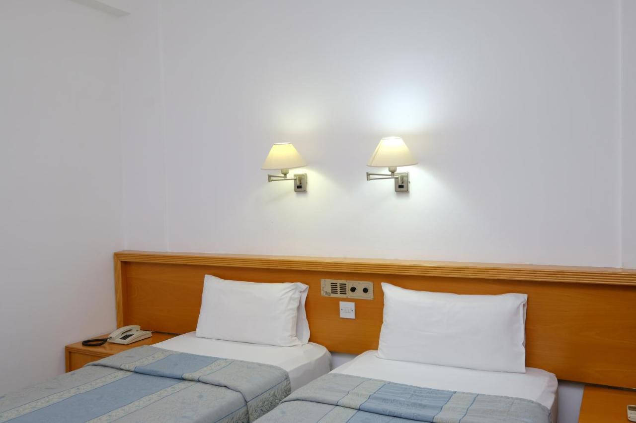Flamingo Beach Hotel Larnaca Esterno foto