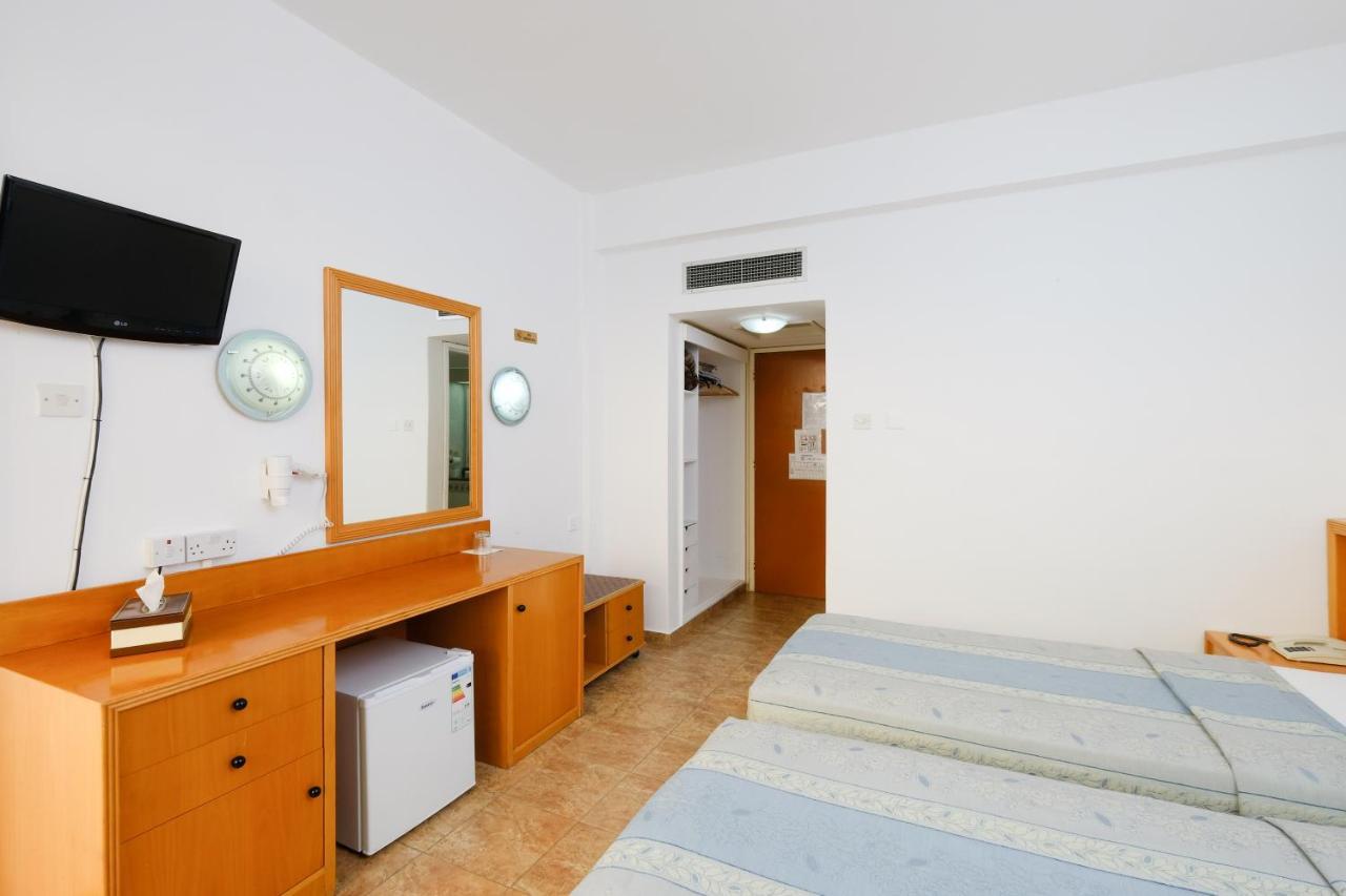 Flamingo Beach Hotel Larnaca Esterno foto