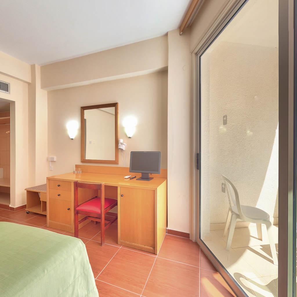 Flamingo Beach Hotel Larnaca Esterno foto
