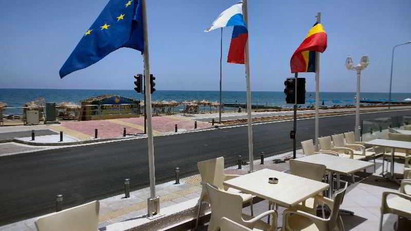 Flamingo Beach Hotel Larnaca Esterno foto