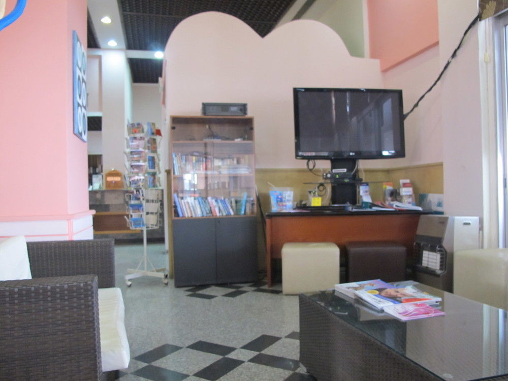 Flamingo Beach Hotel Larnaca Esterno foto