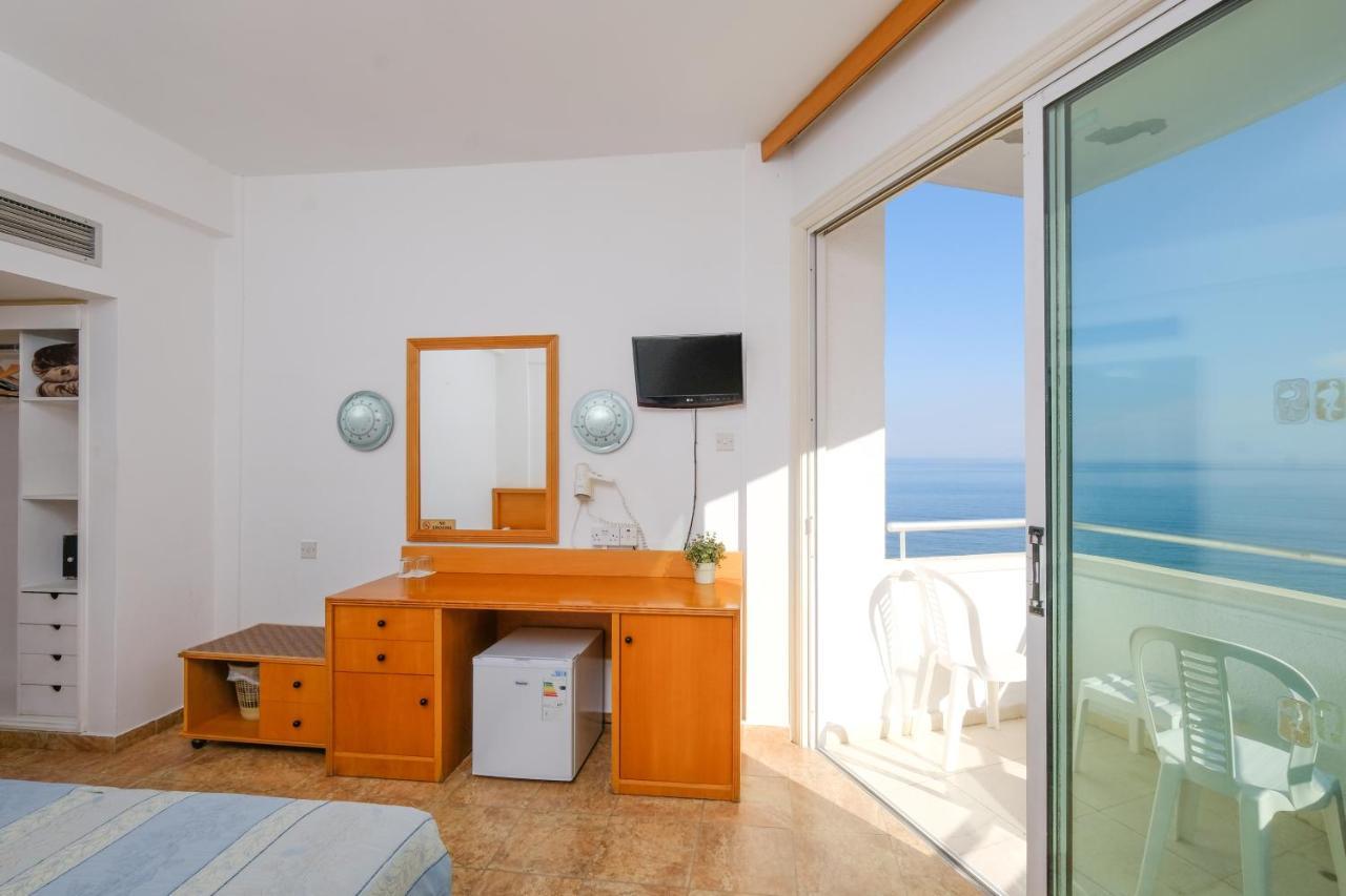 Flamingo Beach Hotel Larnaca Esterno foto
