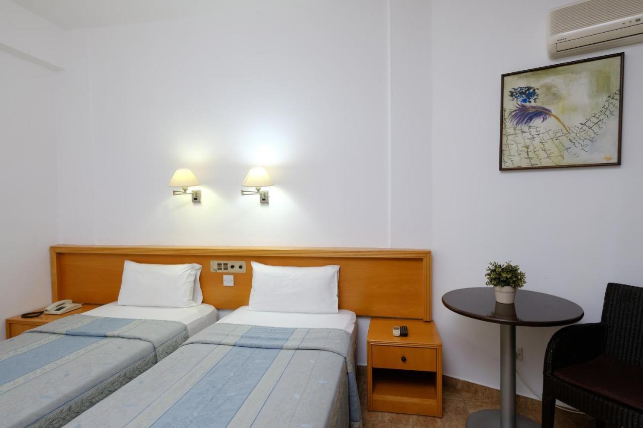 Flamingo Beach Hotel Larnaca Esterno foto
